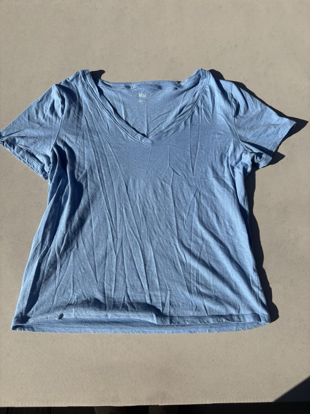 a.n.a T-Shirt V-Neck Short Sleeve Blue Women’s Size Large